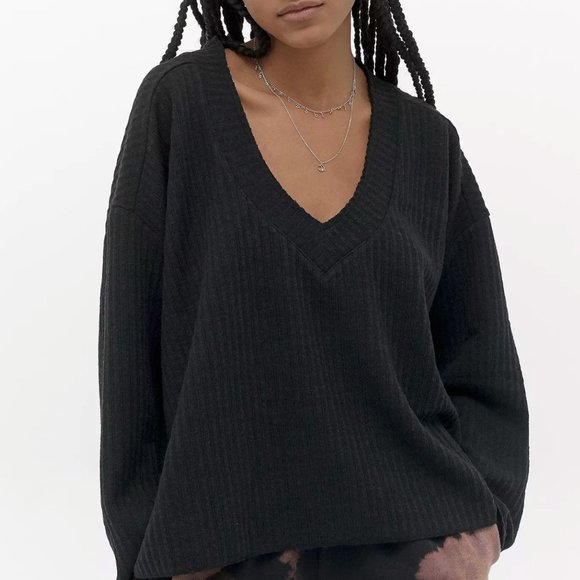 Urban Outfitters XS Oversized V-Neck Sweater - Picture 4 of 5